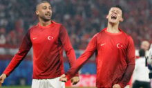 Cenk Tosun ve Fenerbahçe el sıkıştı: İmzalar atılıyor