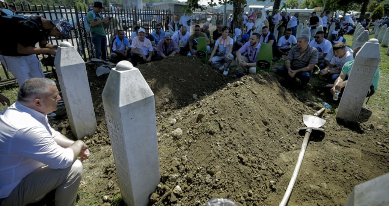 En acı veda: Srebrenitsa’nın 14 kurbanı yıllar sonra defnedildi